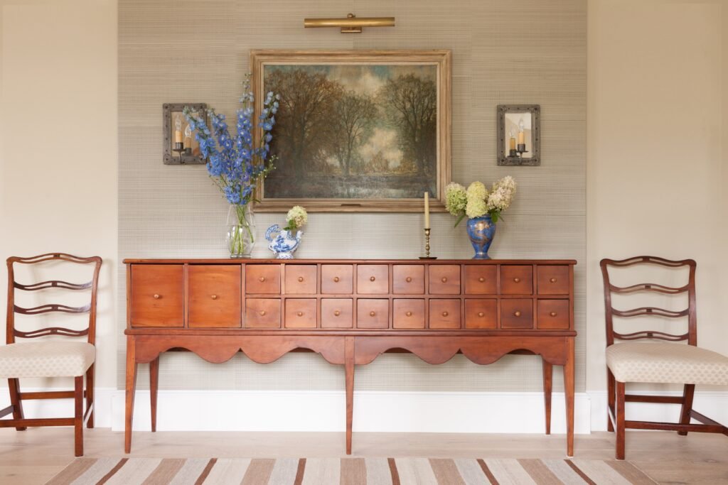 Tips for Styling Antique Furniture in Modern Spaces