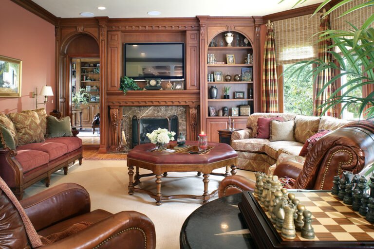 Vintage Home Décor with Antique Furniture Touches